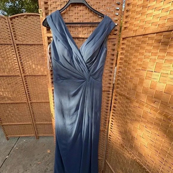 ~Jade by Jasmine~ Bridal Gown - Size 4 - Picture 1 of 13